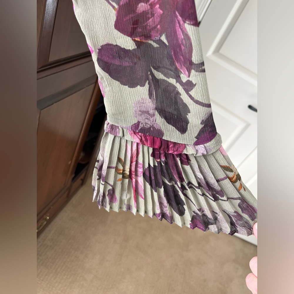 PAIGE Floral Silk Long Sleeve Blouse. Size Small - Picture 4 of 7